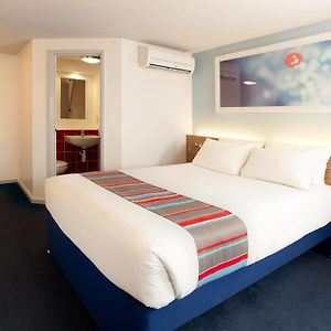 Travelodge Cardiff Atlantic Wharf Hotel